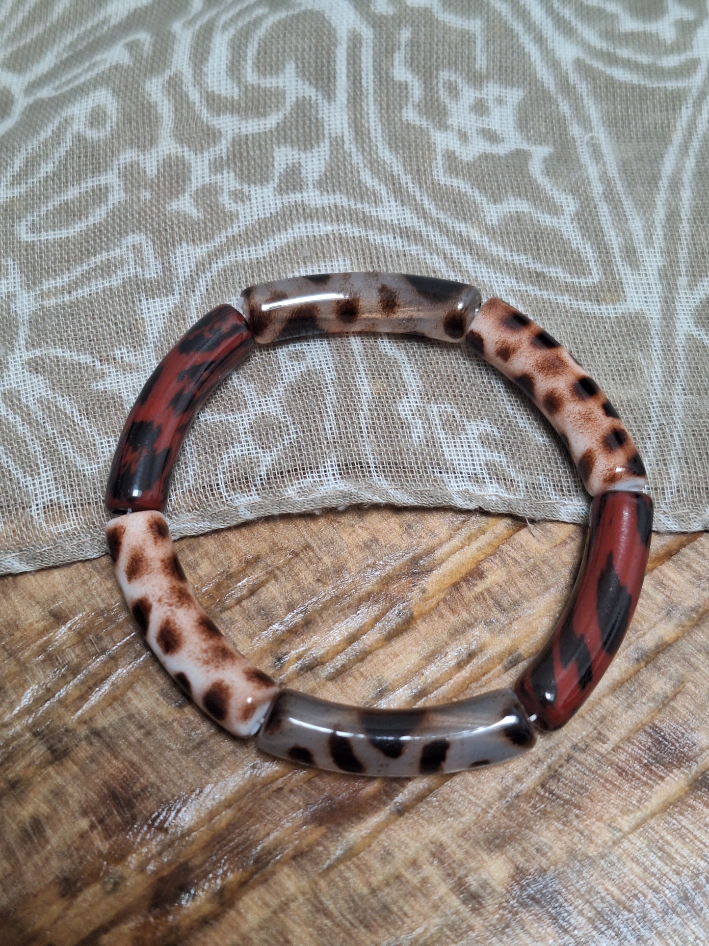 Bracelet perles tubes fins - les marrons