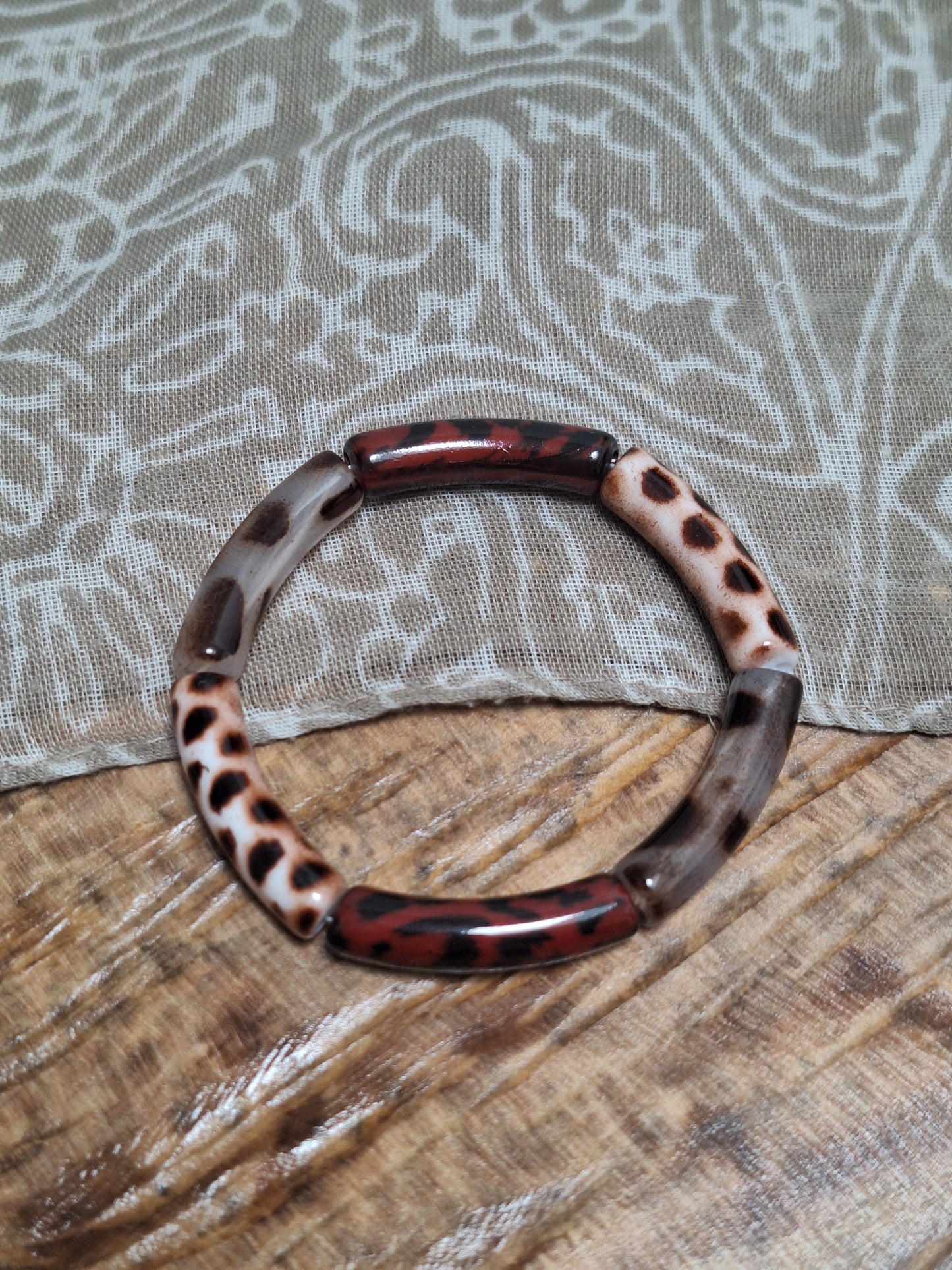 Bracelet perles tubes fins - les marrons